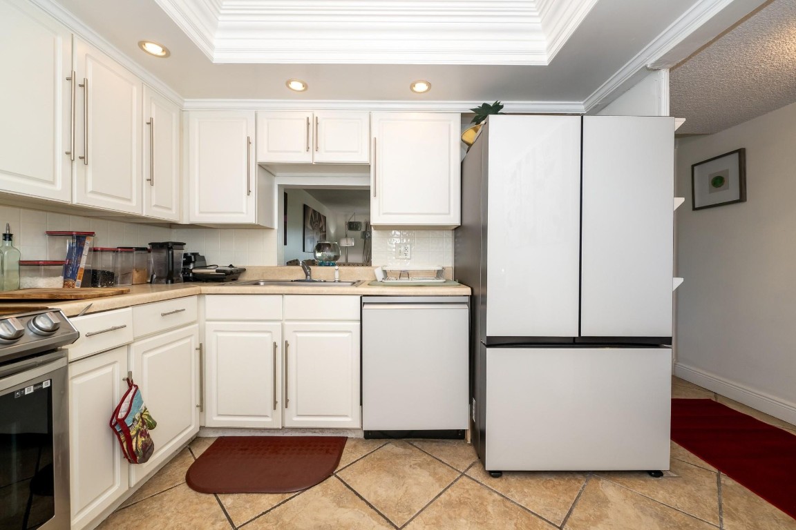 8821 NW 38th Dr 205A