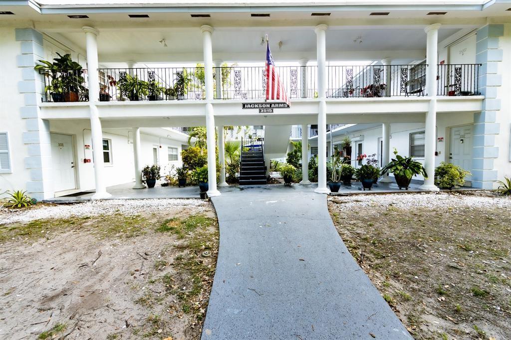 3515 Van Buren St 105A