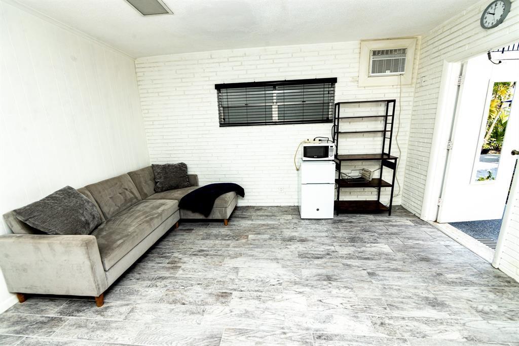 3515 Van Buren St 105A