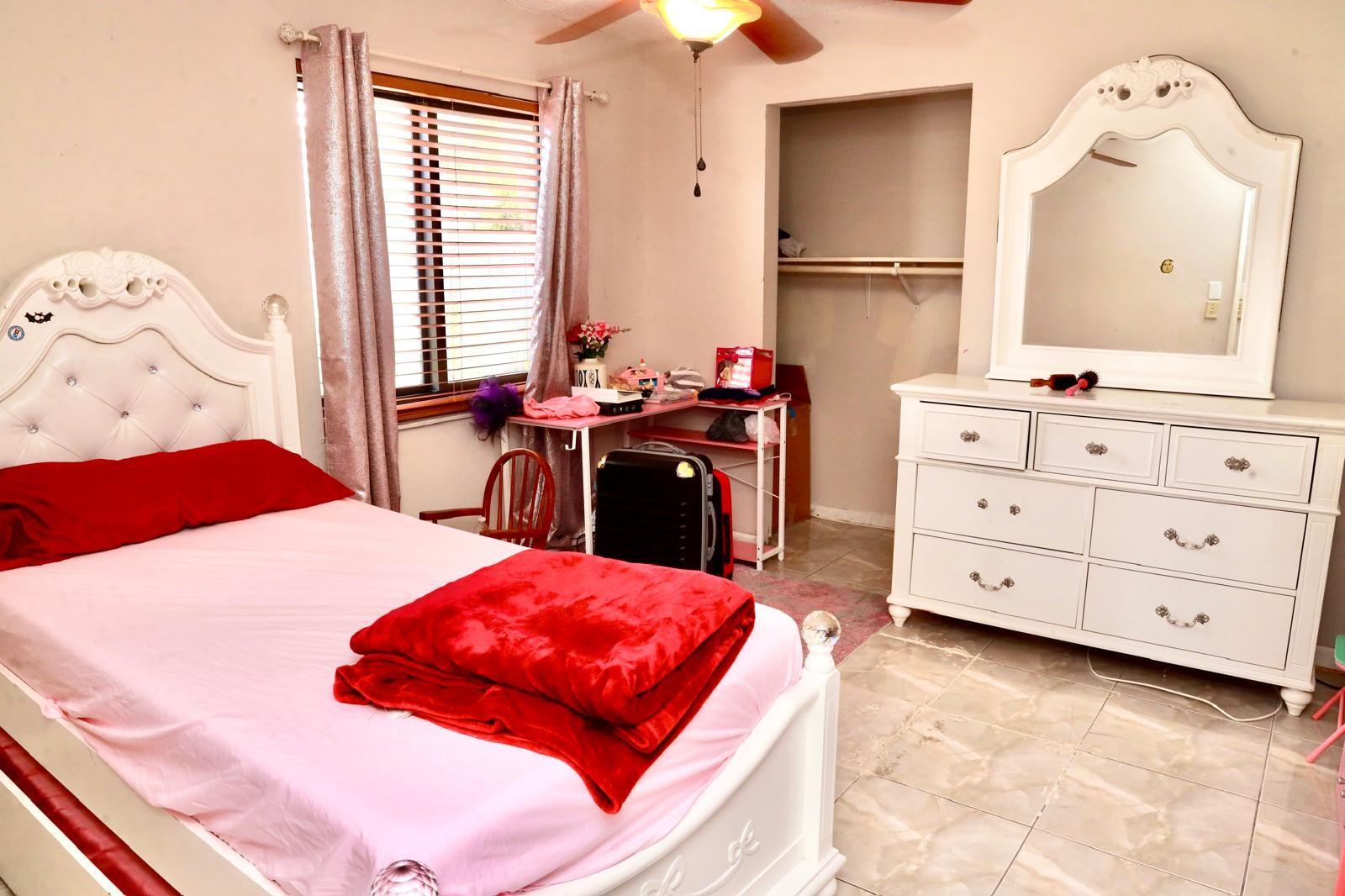 2910 NW 53rd Ter