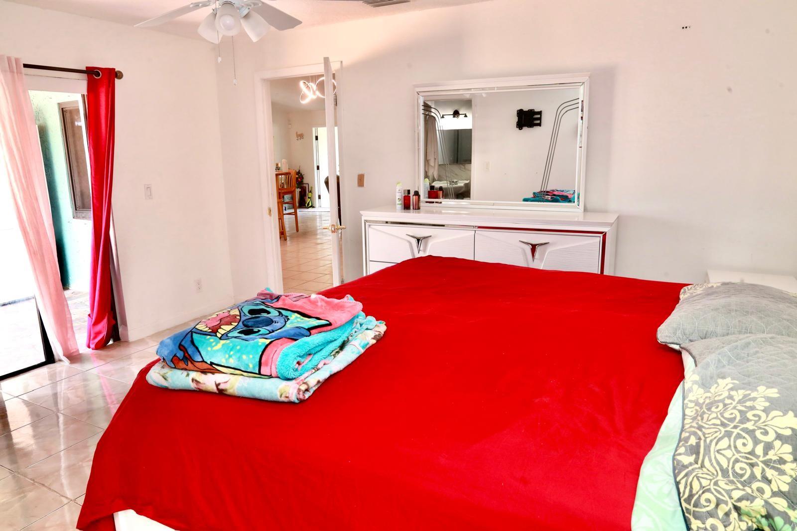 2910 NW 53rd Ter