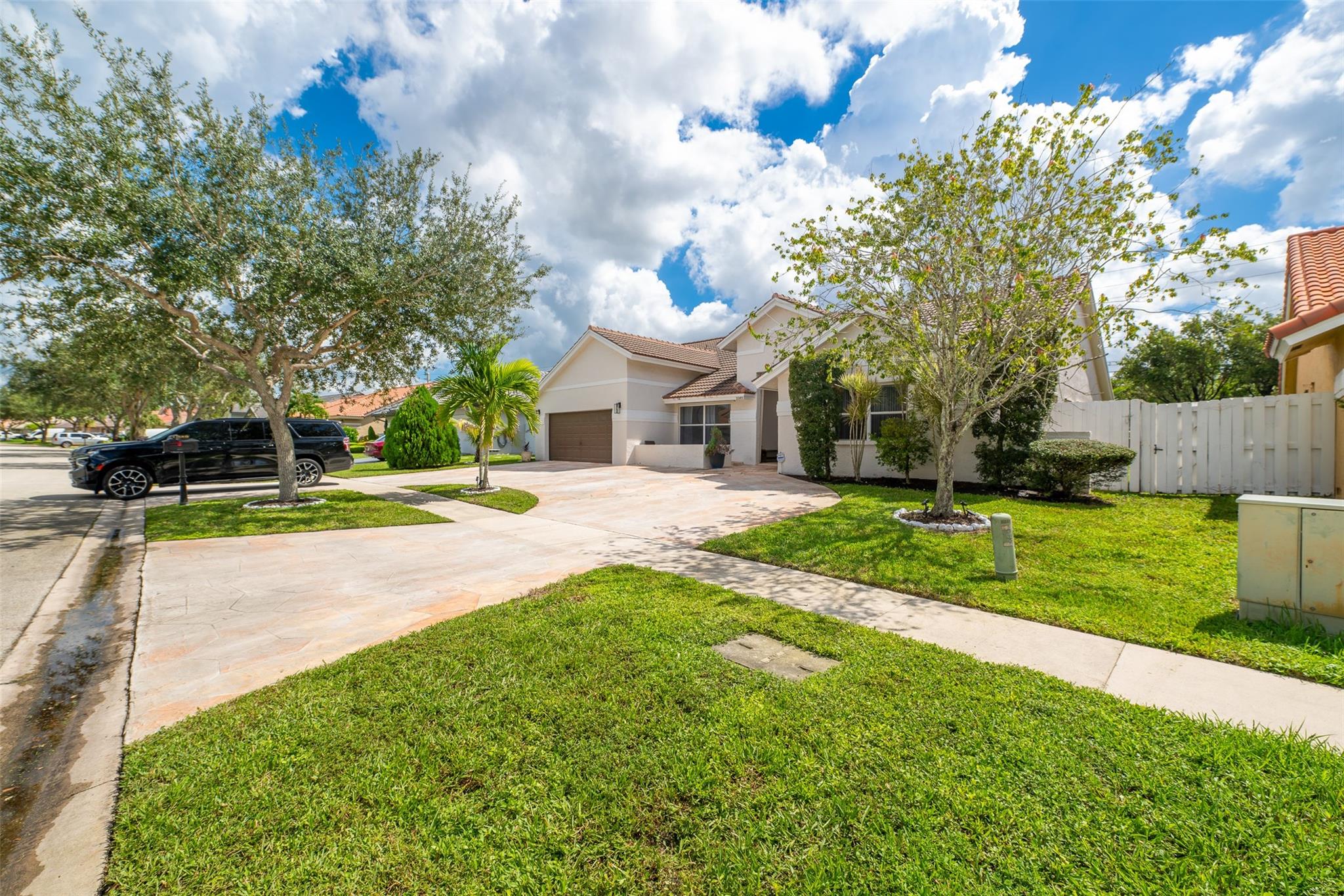 1049 NW 161ST AV