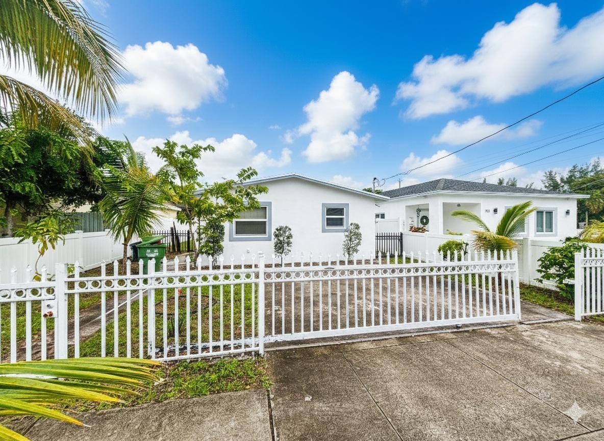 749 NW 5th Ct