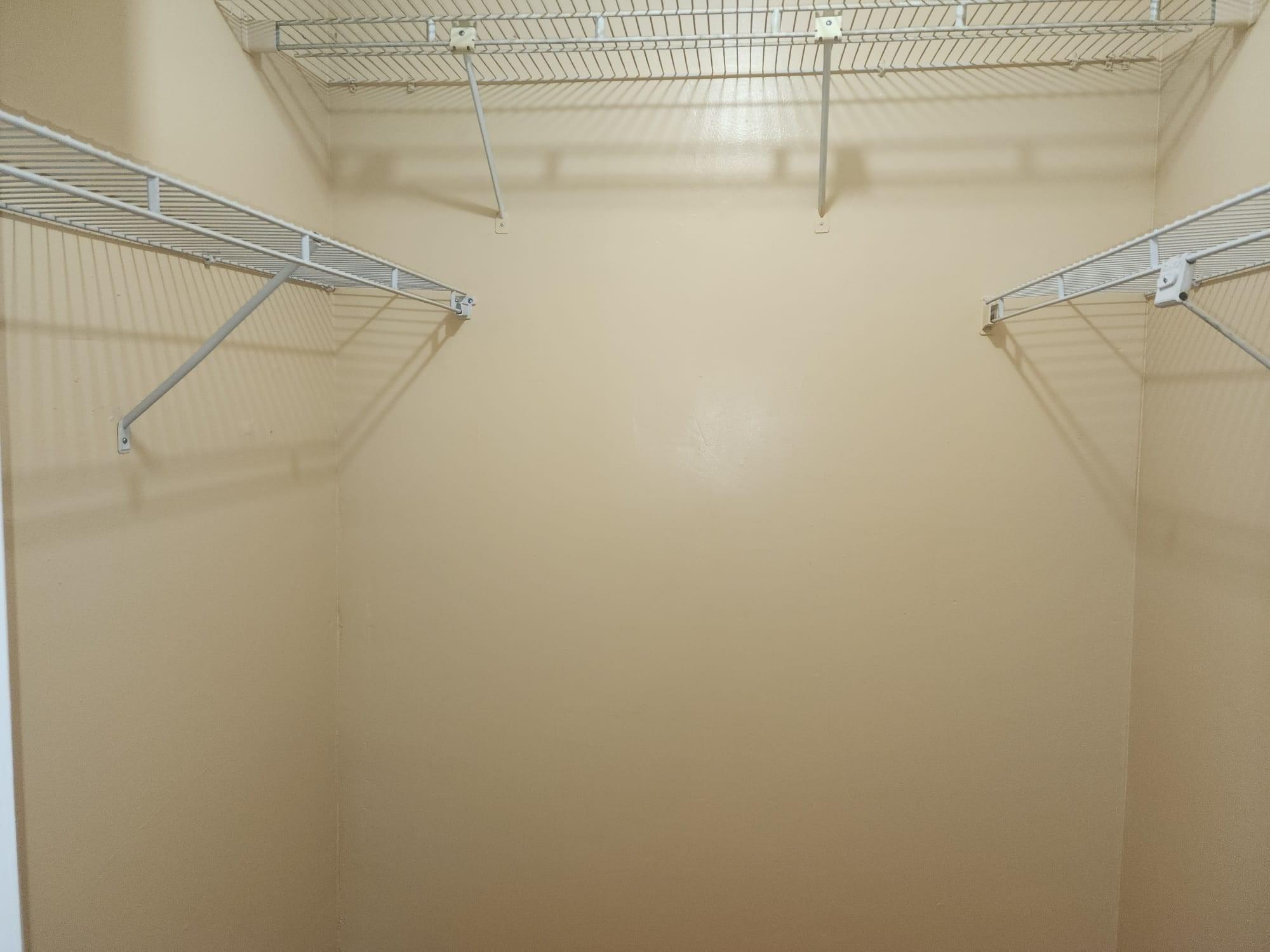 4174 Inverrary Dr 811