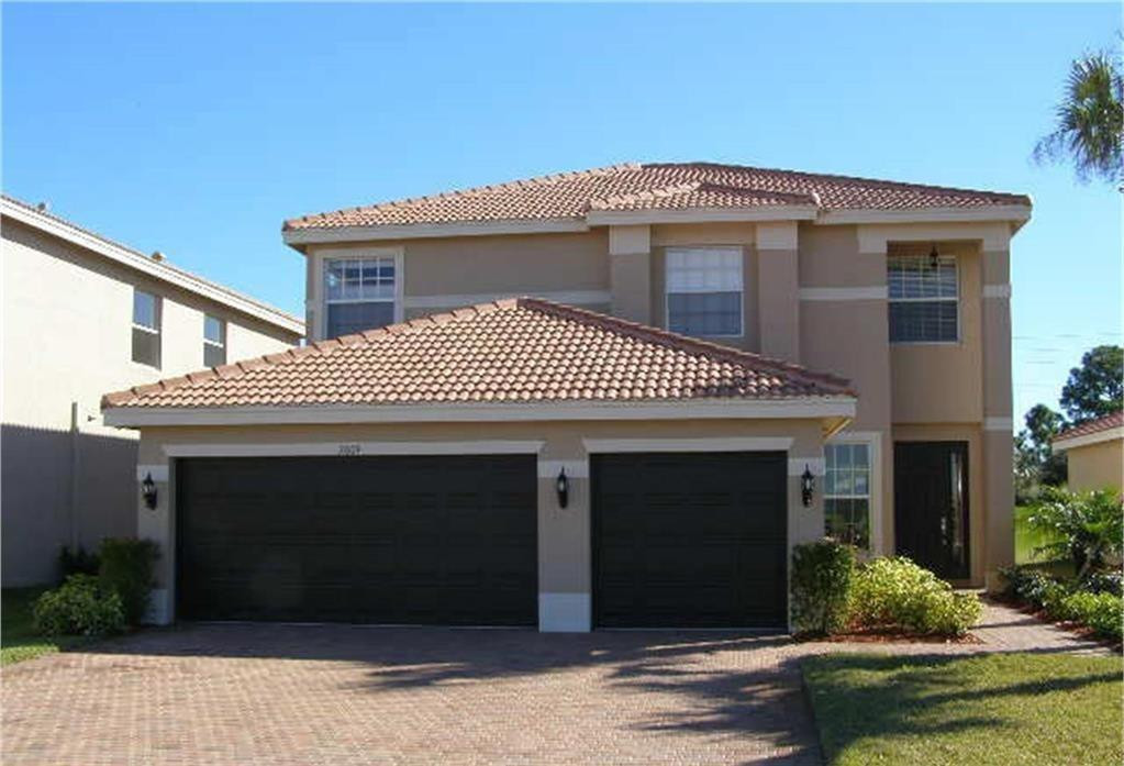 2009 Grey Falcon Cir