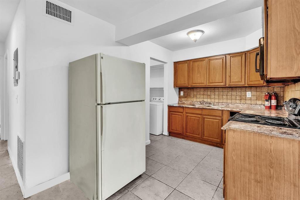 5748 NW 27th Court, Fort Lauderdale