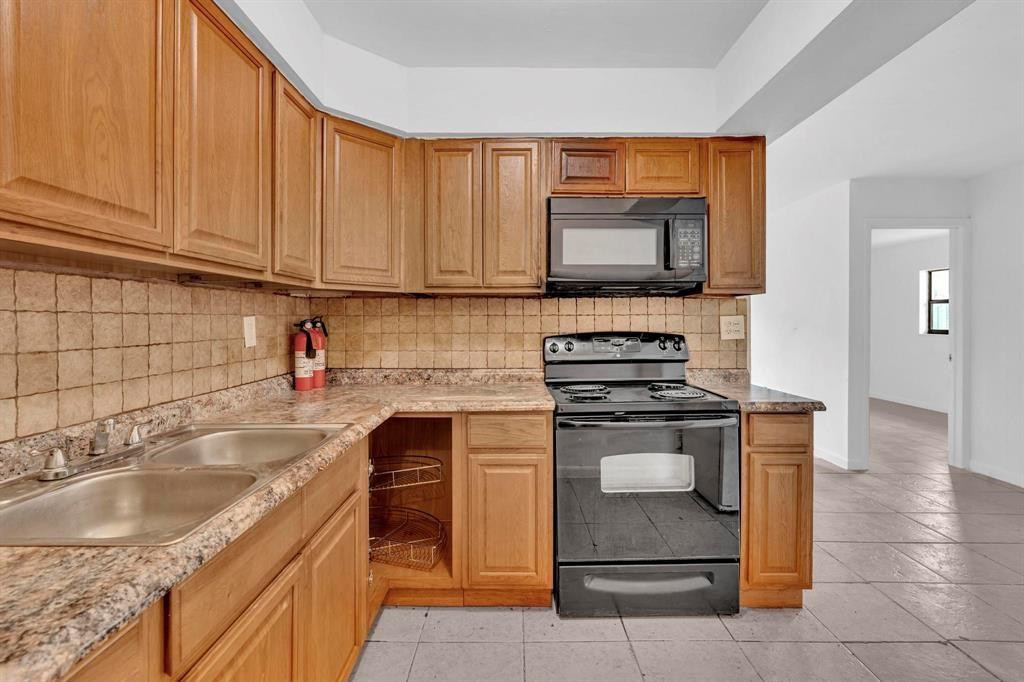 5748 NW 27th Court, Fort Lauderdale