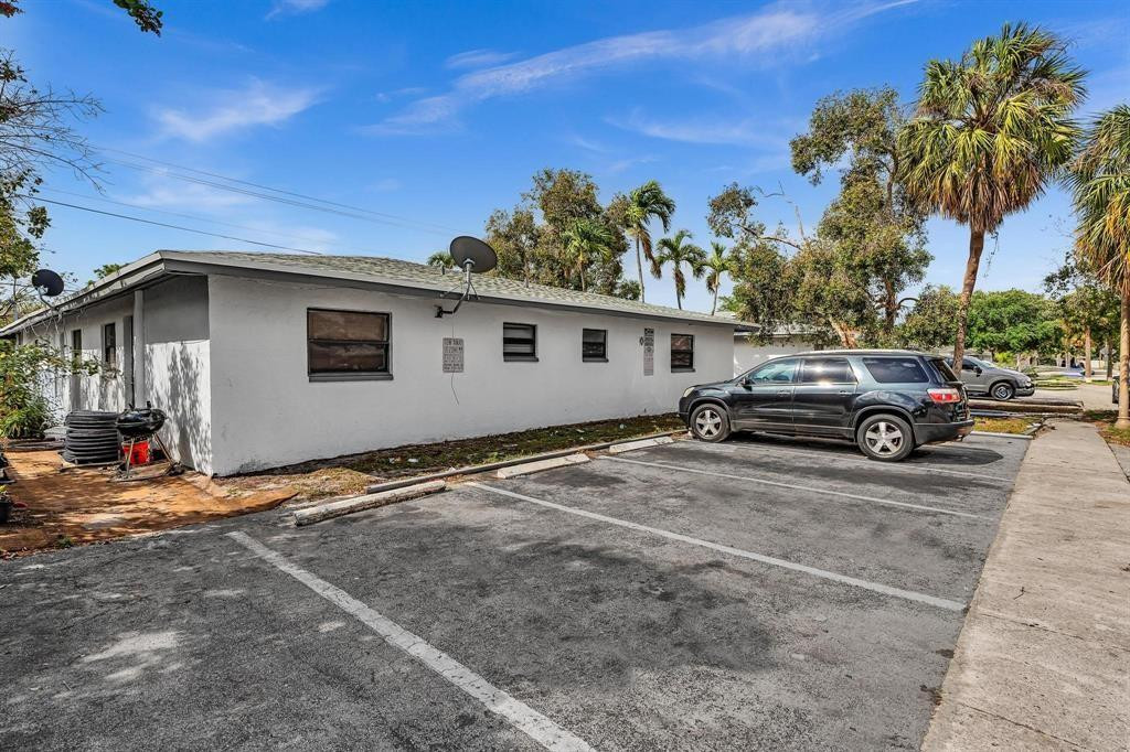 5748 NW 27th Court, Fort Lauderdale