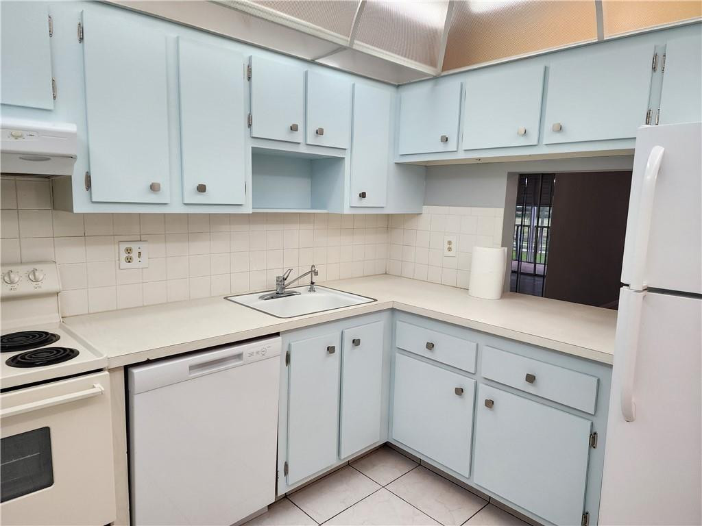 1005 Country Club Drive 207