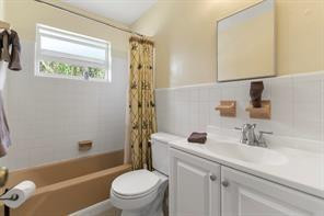 3424 Bacom Point Road