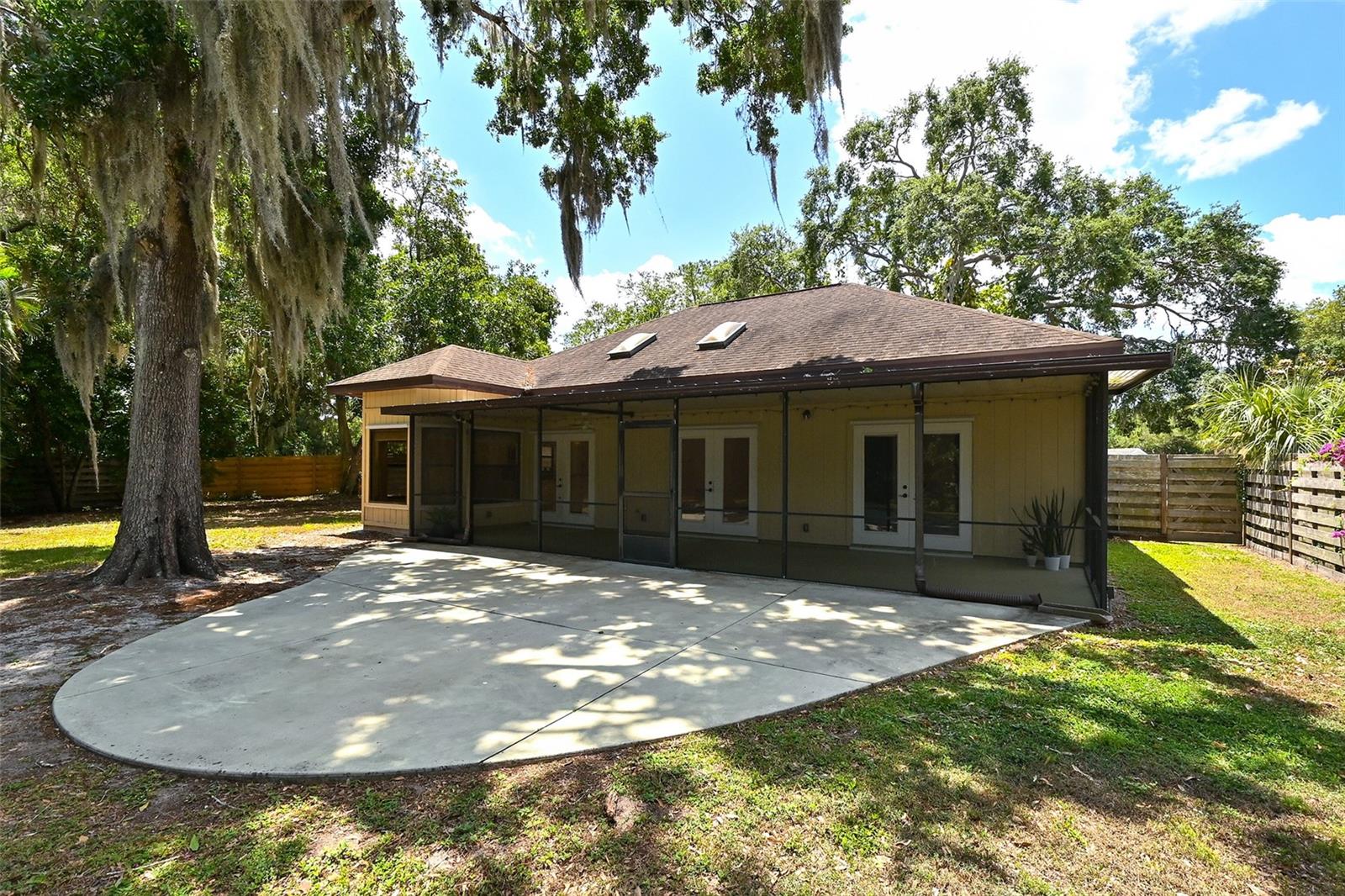 5037 80TH AVENUE PLZ E