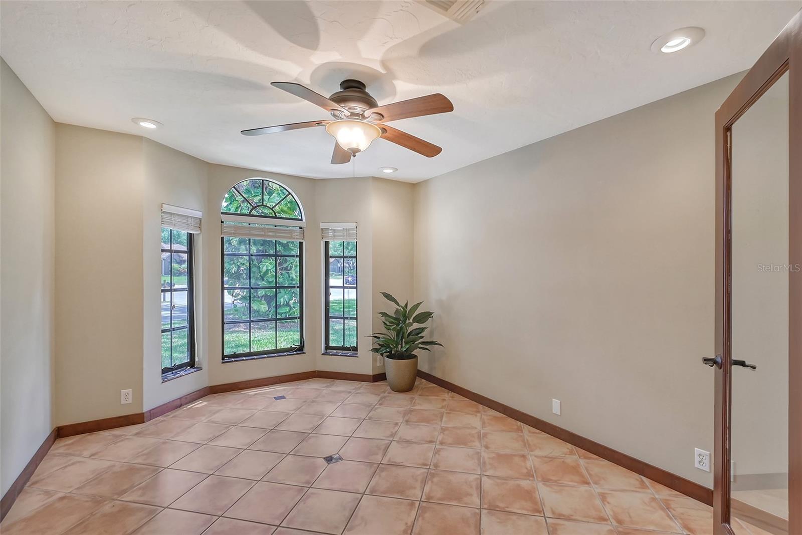 5037 80TH AVENUE PLZ E