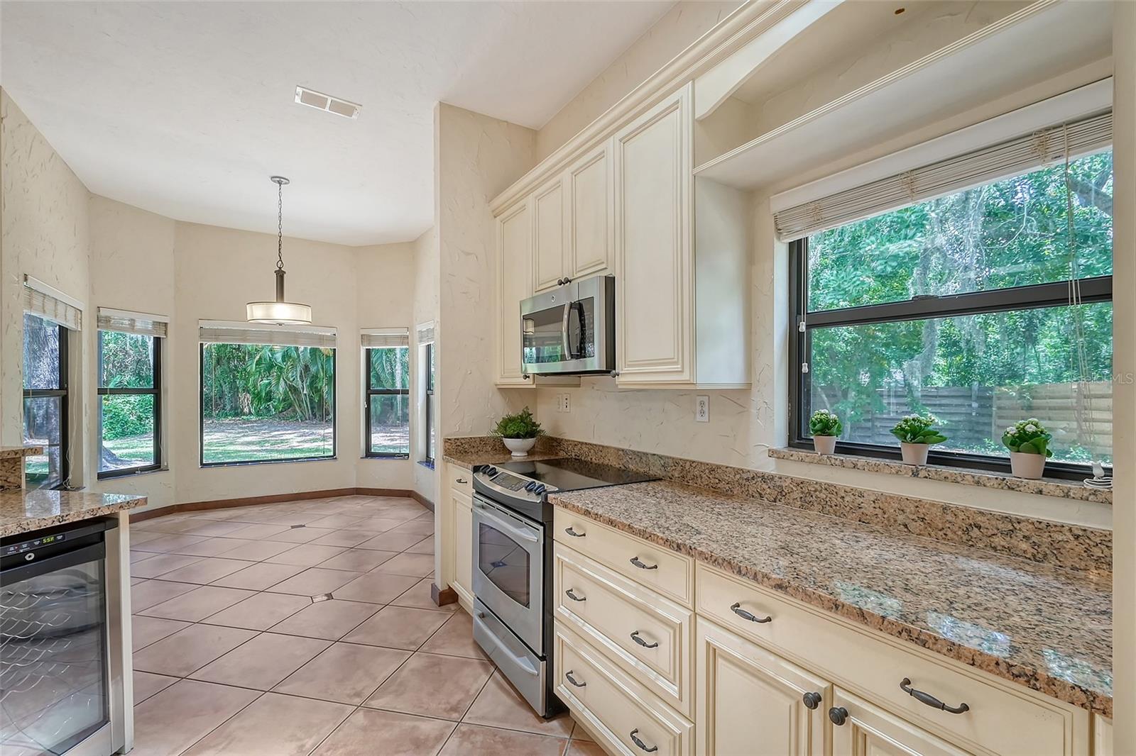 5037 80TH AVENUE PLZ E