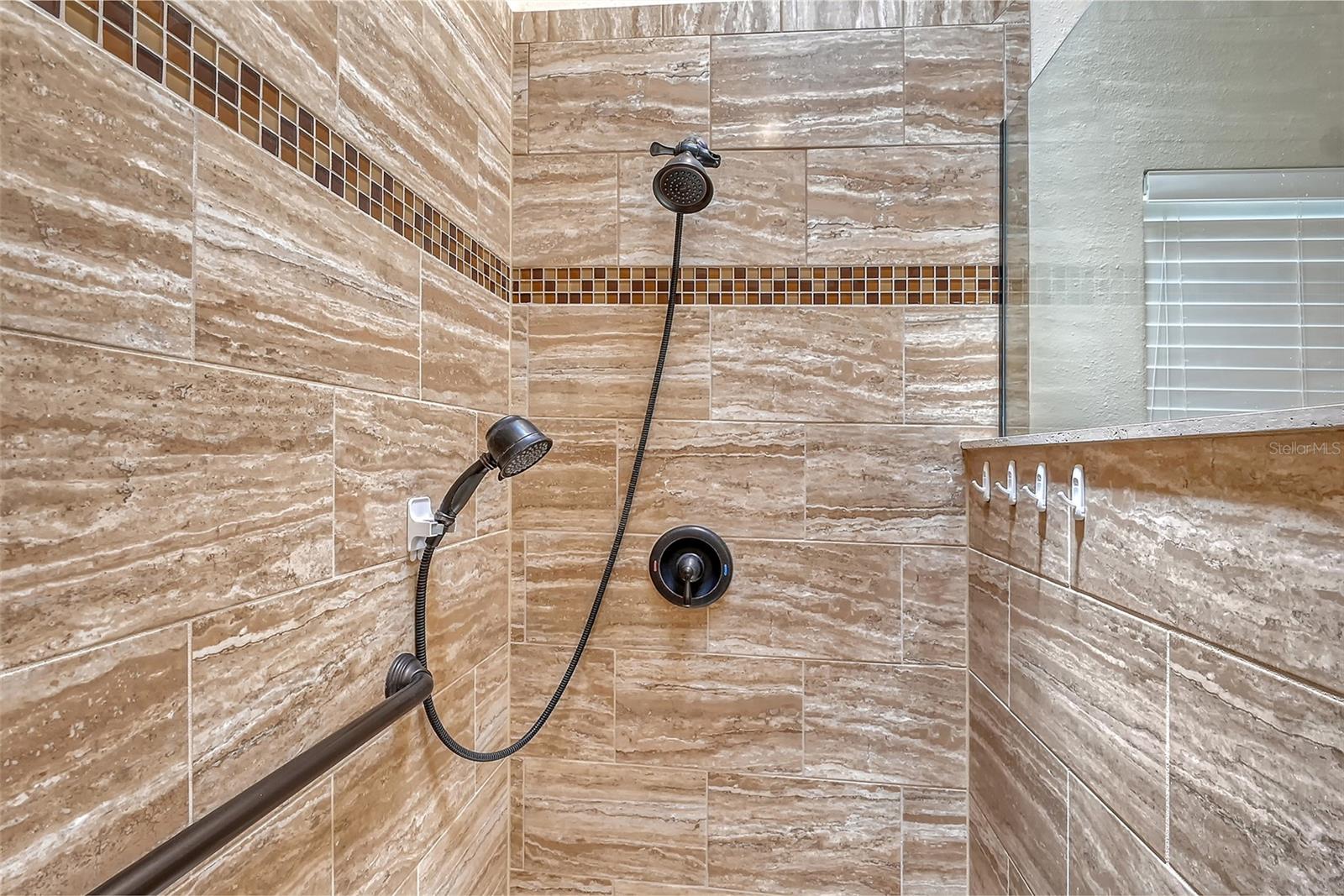 5037 80TH AVENUE PLZ E