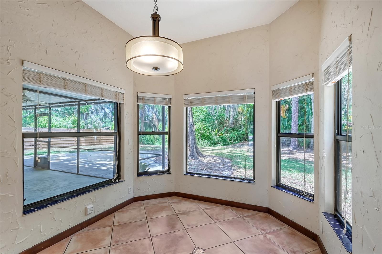 5037 80TH AVENUE PLZ E