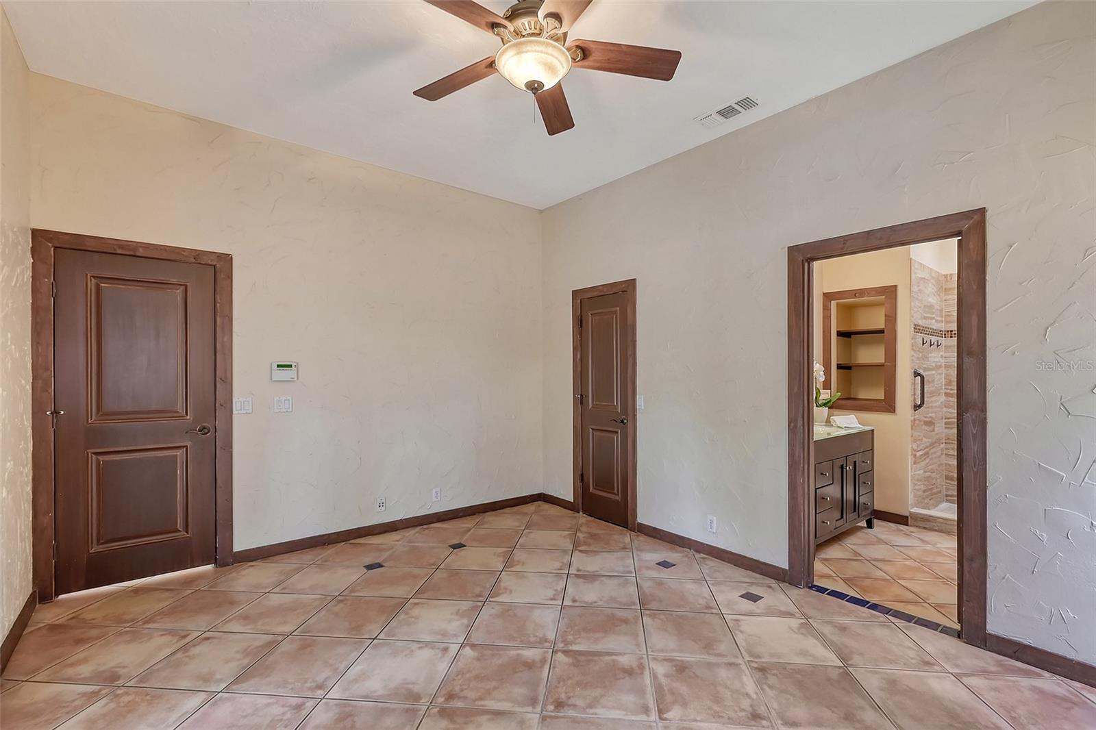 5037 80TH AVENUE PLZ E