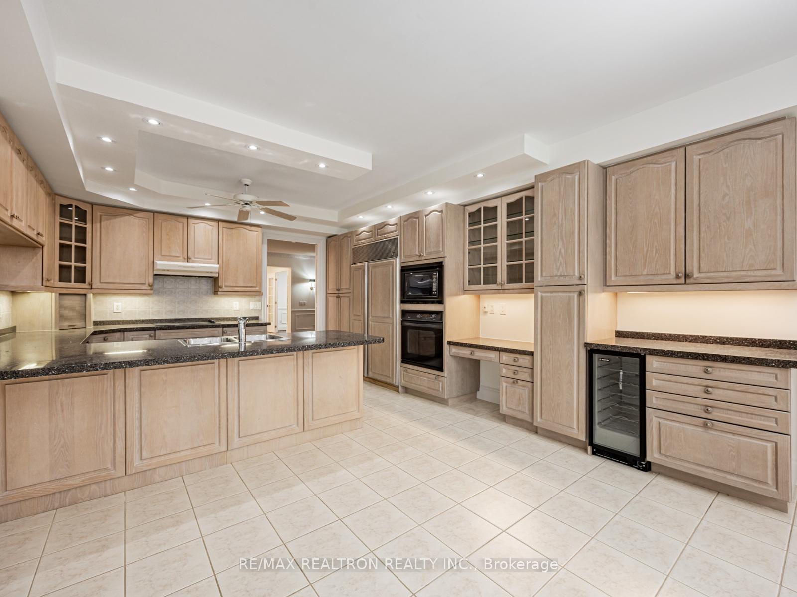 89 Skymark Drive 2107