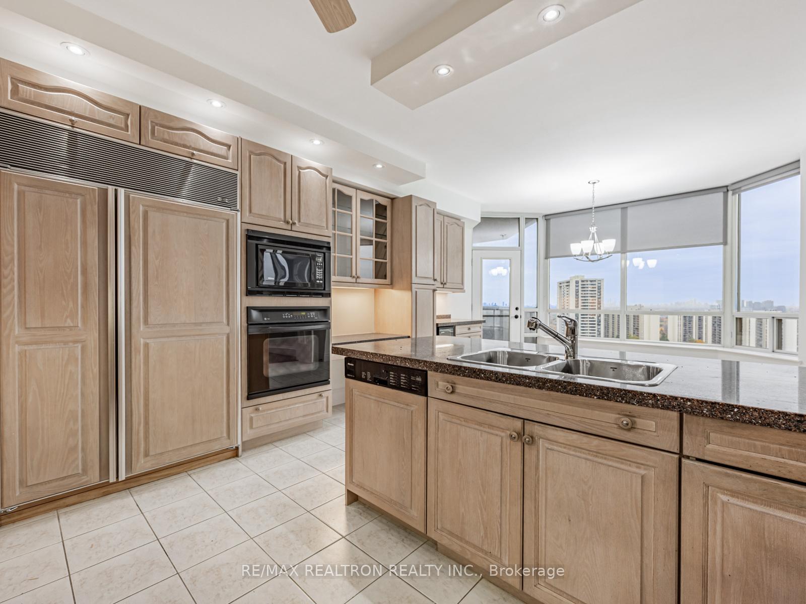 89 Skymark Drive 2107