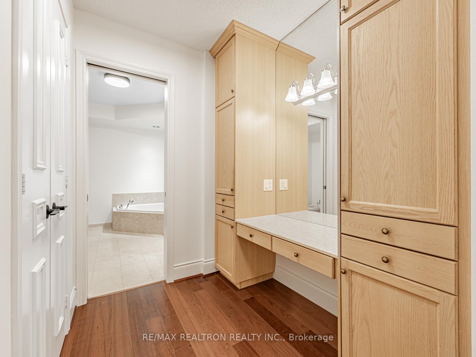 89 Skymark Drive 2107