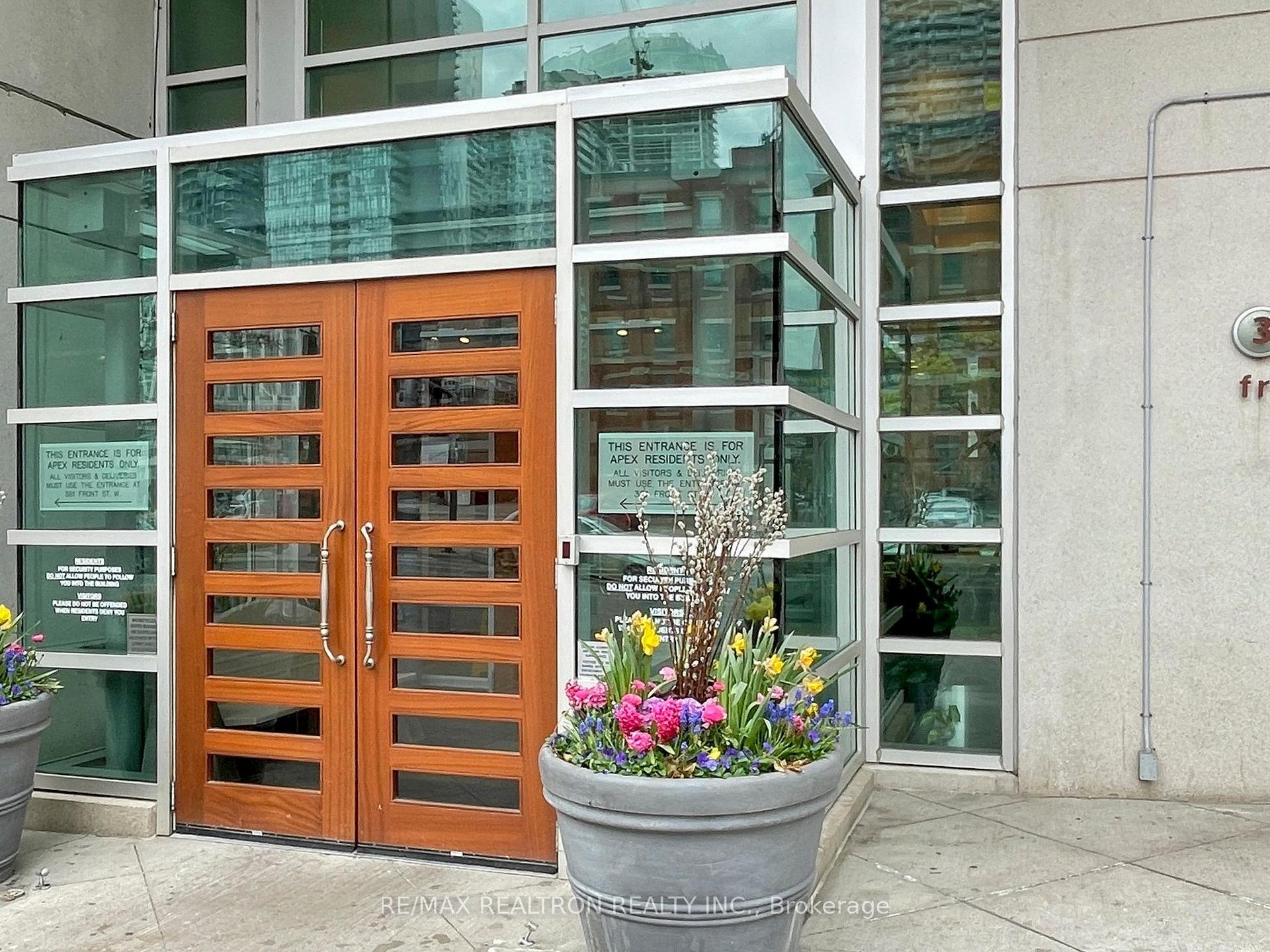 397 Front Street W 2706