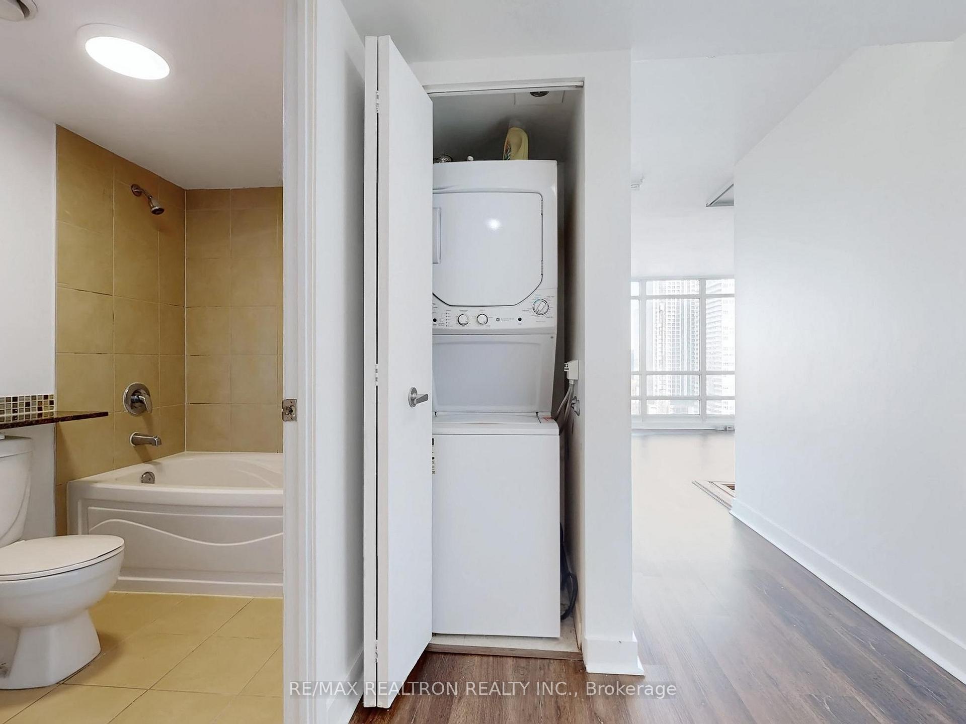 397 Front Street W 2706