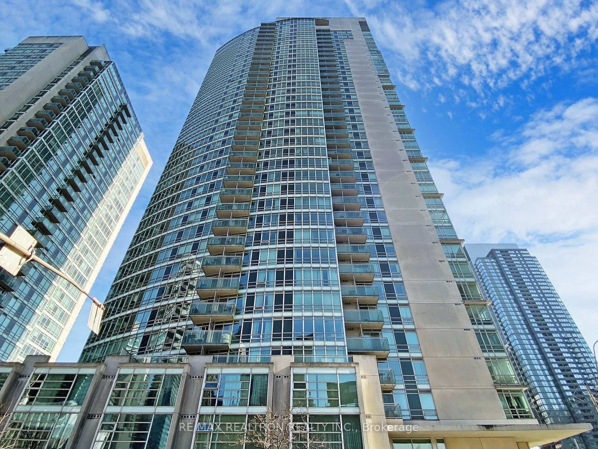 397 Front Street W 2706