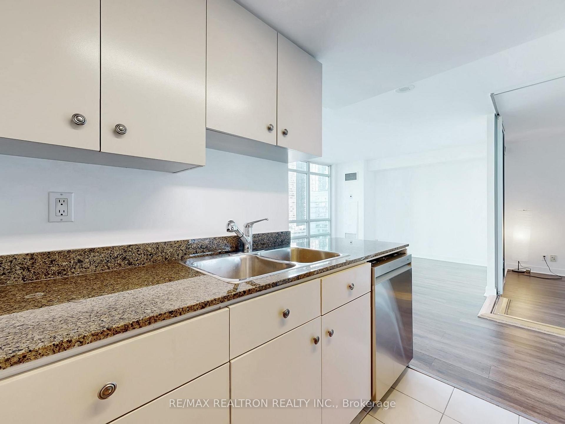 397 Front Street W 2706