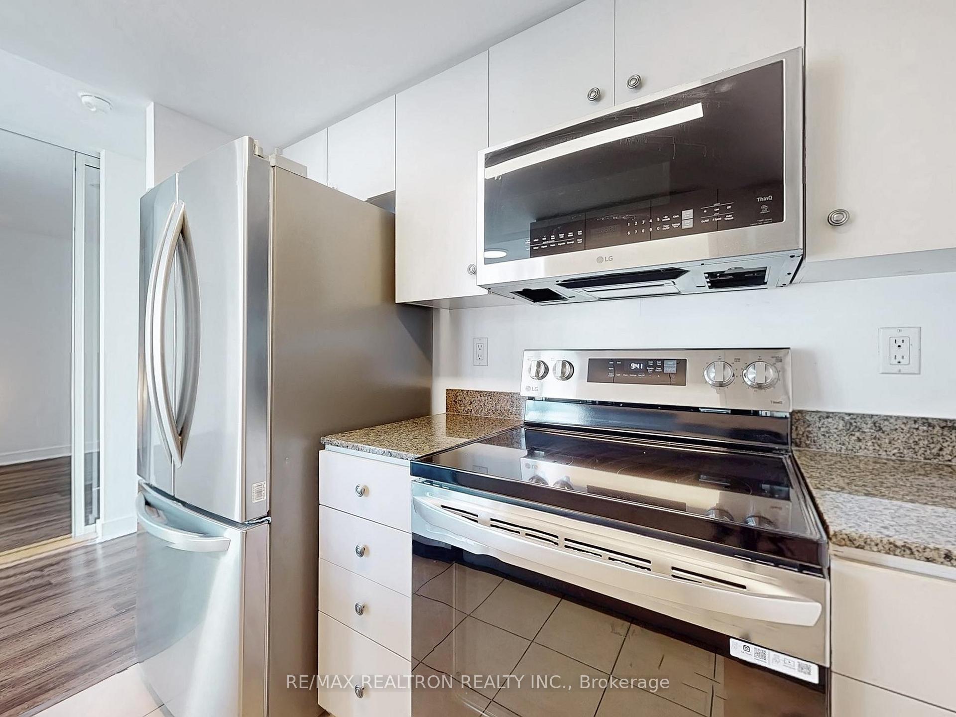 397 Front Street W 2706