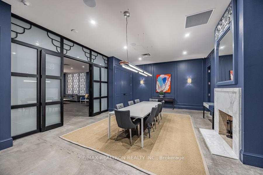 637 Lake Shore Boulevard 208