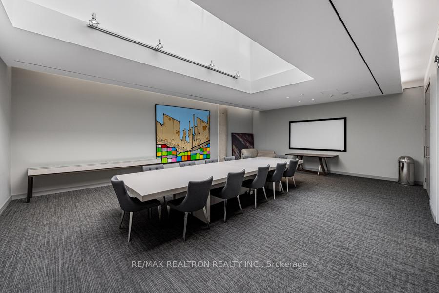 637 Lake Shore Boulevard 208