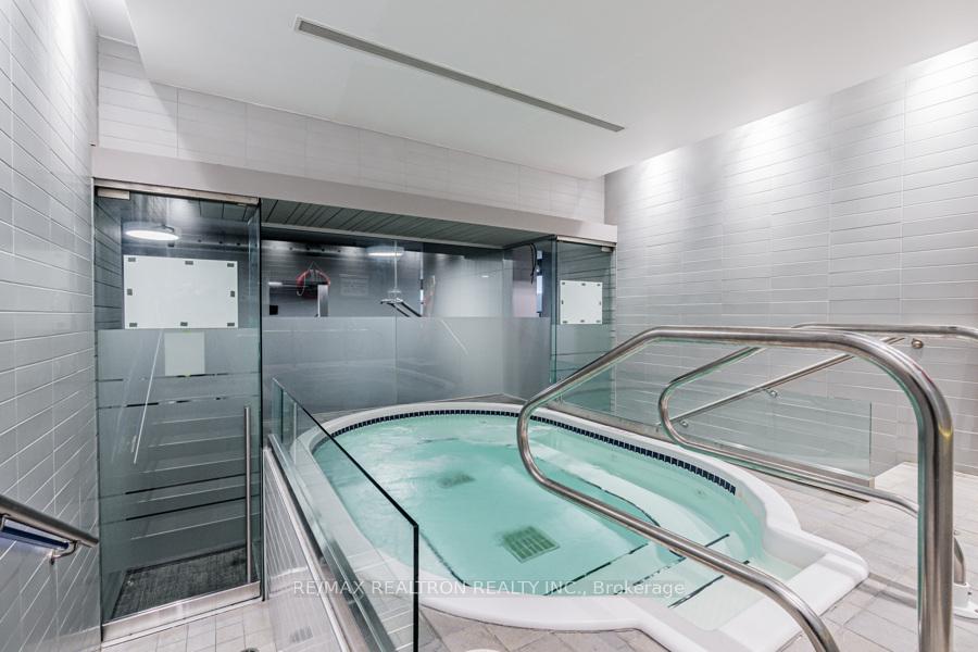 637 Lake Shore Boulevard 208