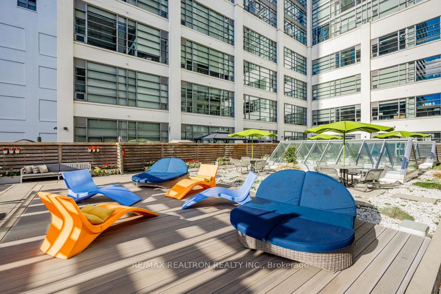 637 Lake Shore Boulevard 208