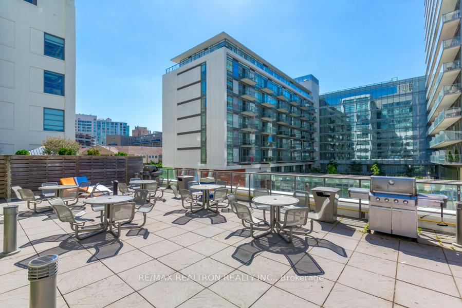 637 Lake Shore Boulevard 208