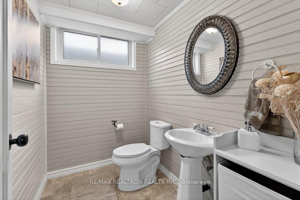 284 Zephyr Road