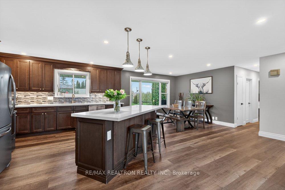 284 Zephyr Road