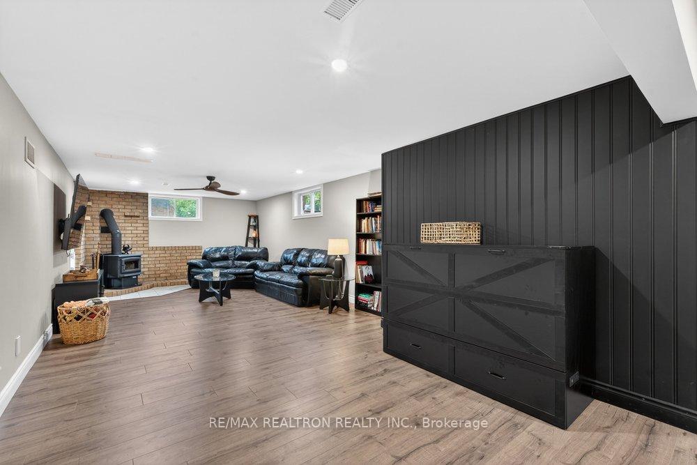 284 Zephyr Road