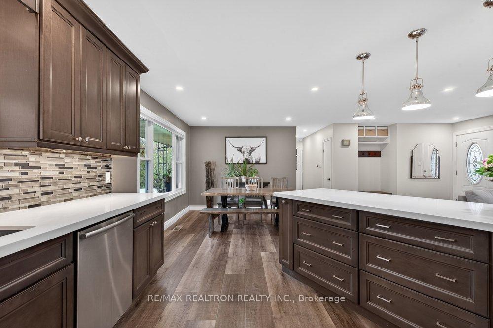 284 Zephyr Road