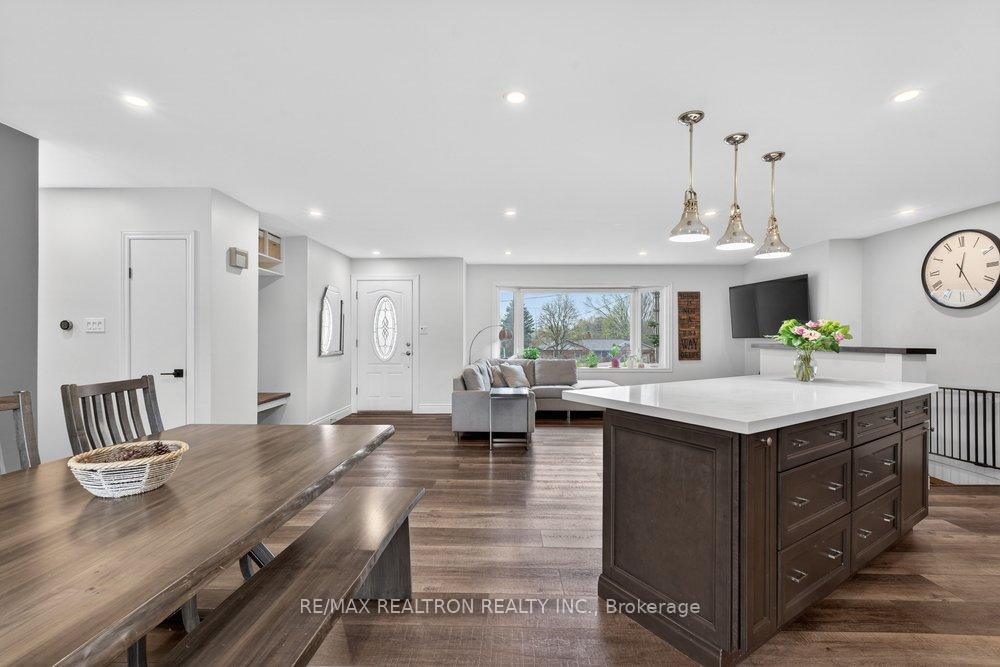 284 Zephyr Road