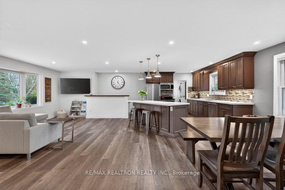 284 Zephyr Road
