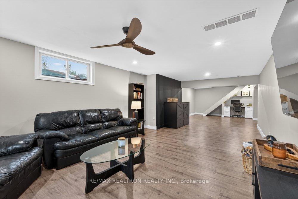 284 Zephyr Road