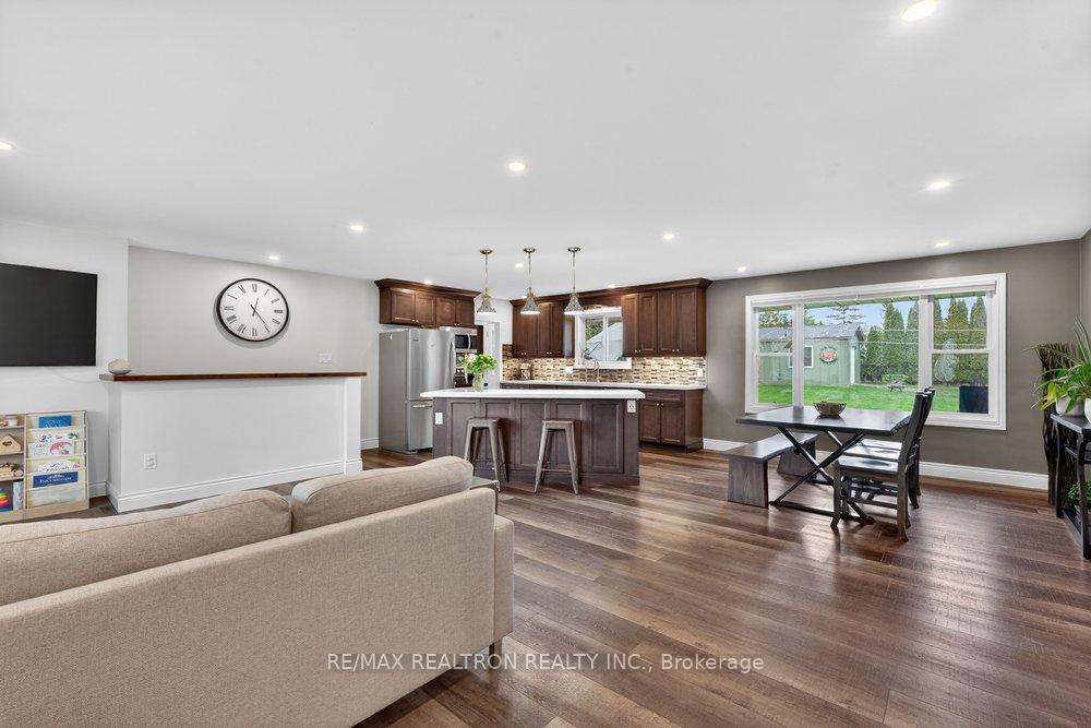 284 Zephyr Road