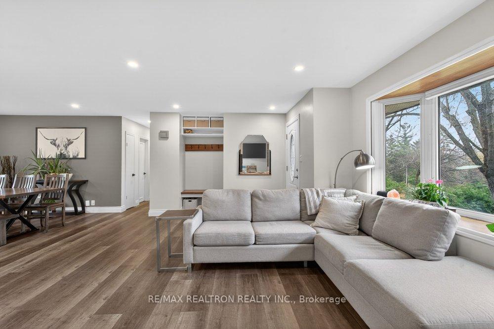 284 Zephyr Road