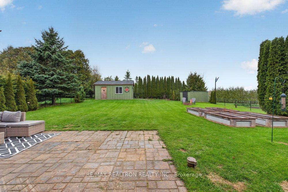 284 Zephyr Road