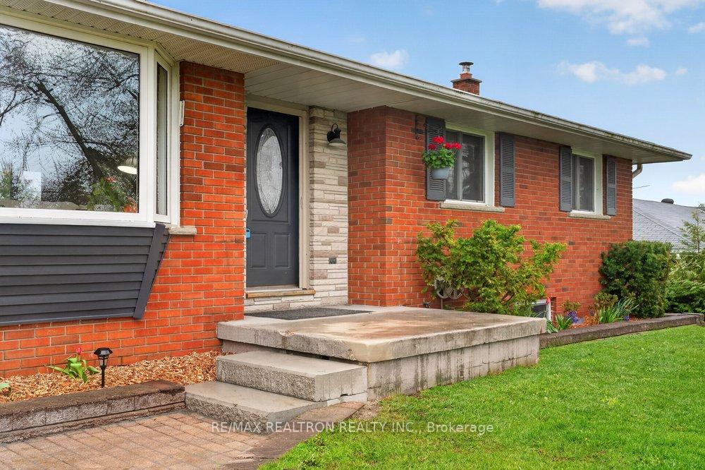 284 Zephyr Road