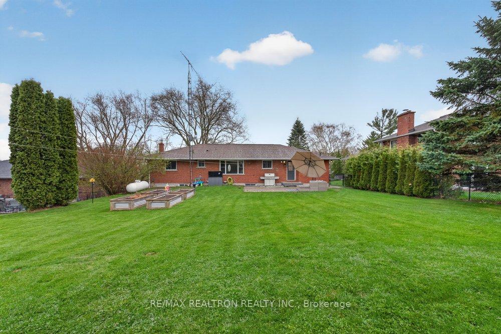 284 Zephyr Road