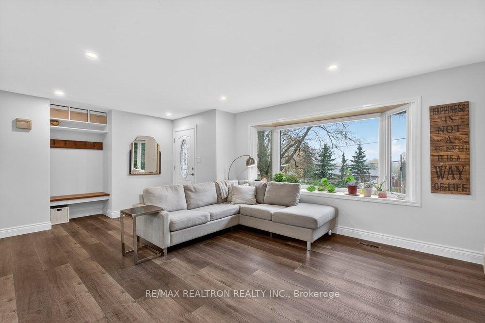 284 Zephyr Road