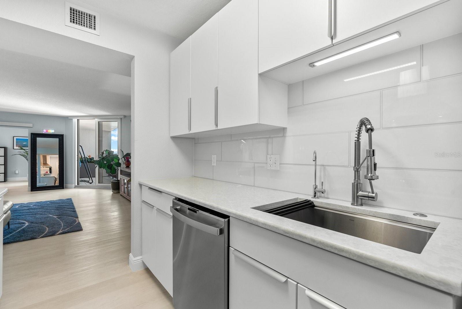 4822 OCEAN BLVD #10E