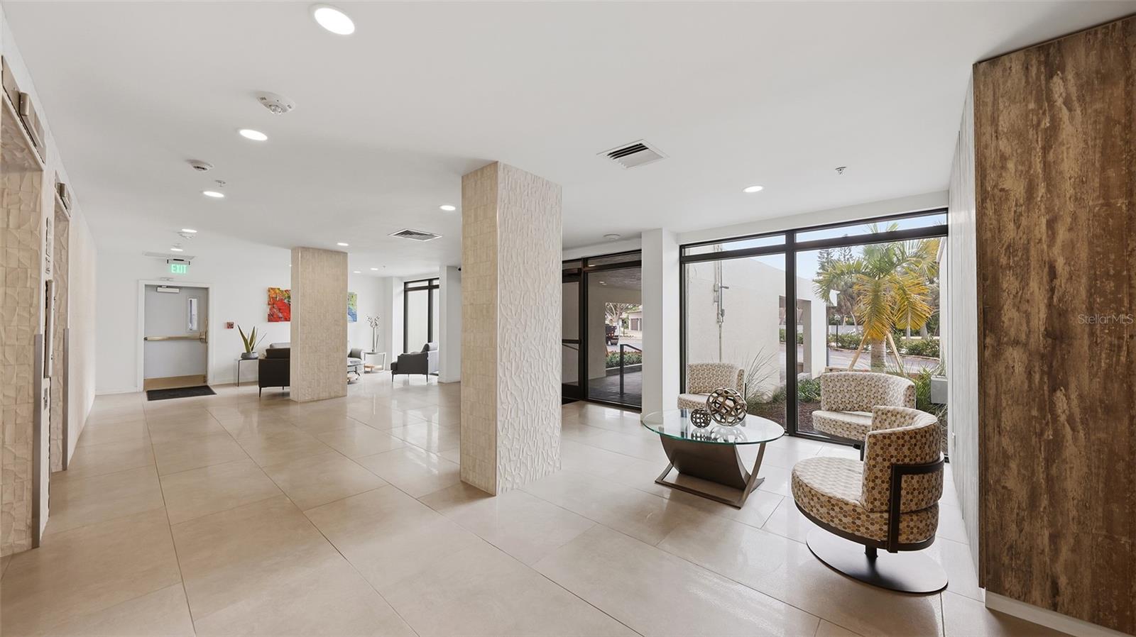 4822 OCEAN BLVD #10E