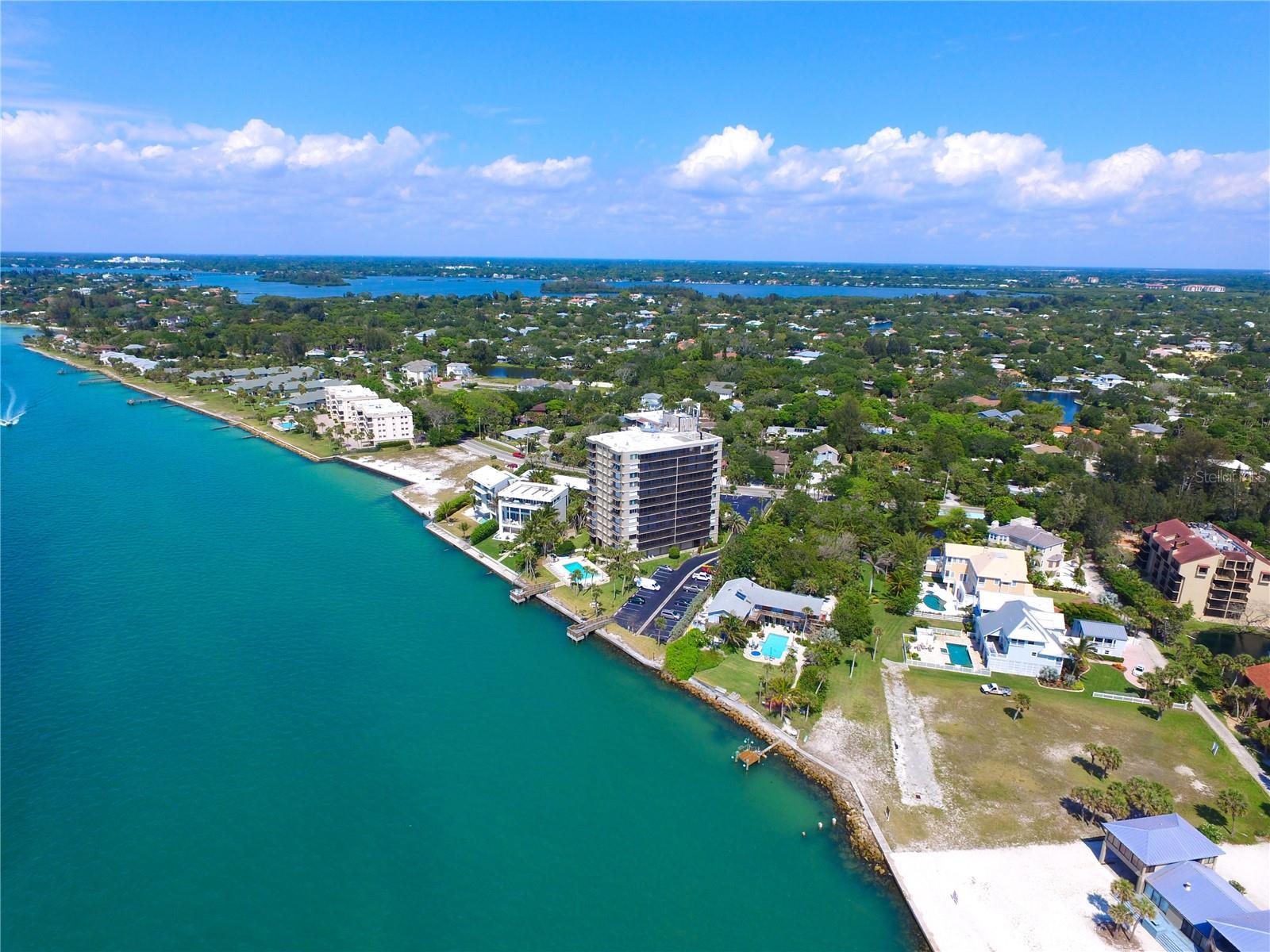 4822 OCEAN BLVD #10E