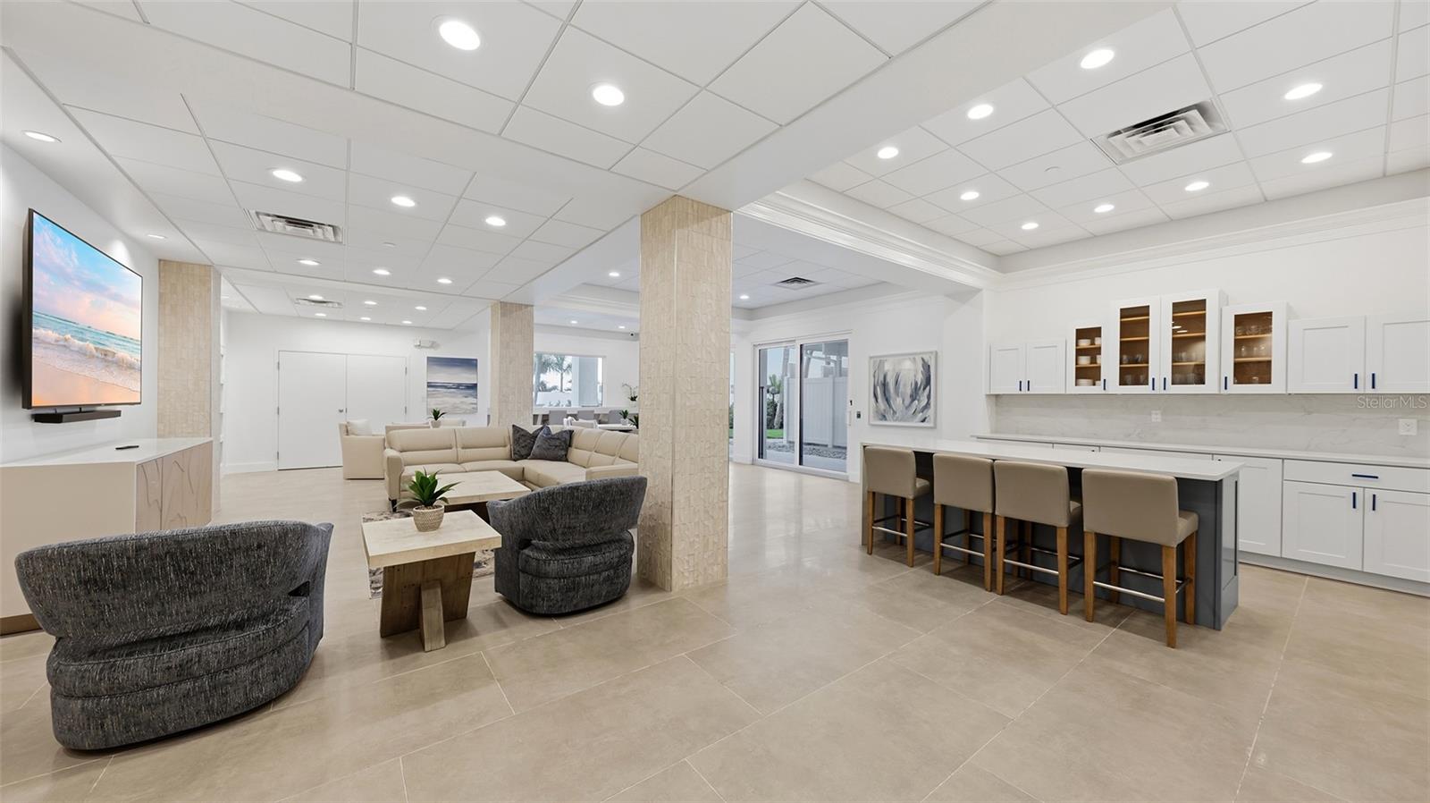 4822 OCEAN BLVD #10E
